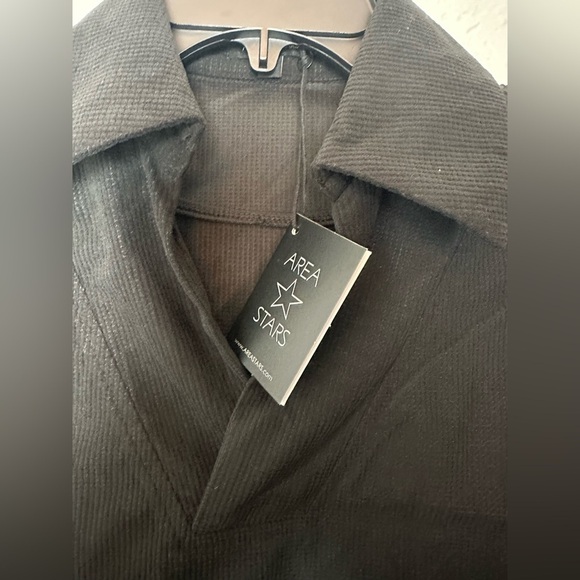 NWT AREA STARS Collared Long Sleeve Waffle Crop Top in Black - Picture 2 of 3